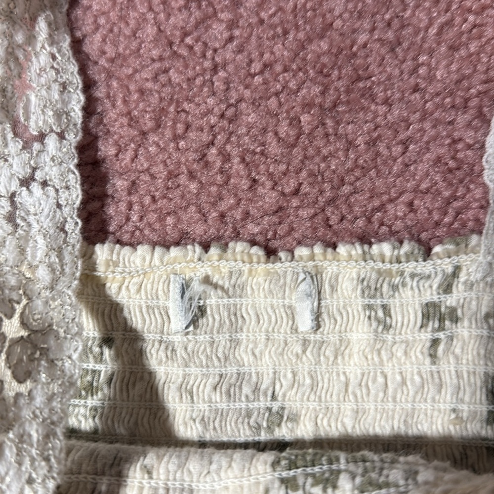 Abercrombie and Fitch Floral Lace Strap Top Y2K Vintage - Picture 2 of 5